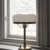 Karlskrona Lampfabrik Bordslampor|Bordslampor I Mässing|Bordslampa - Karlfeldt mässing, vit skärm