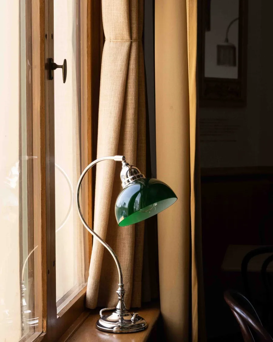 Karlskrona Lampfabrik Bordslampor|Bordslampa - Lagerlöf nickel, grön skärm
