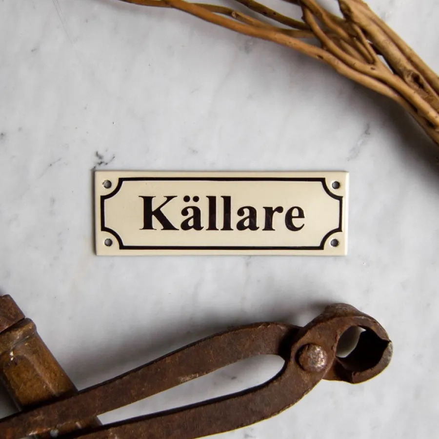 Emaljehuset Emaljskyltar|Emaljskyltar & Dörrskyltar|Emaljskylt - Källare vit/svart