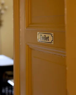 Emaljehuset Emaljskyltar|Emaljskyltar & Dörrskyltar|Emaljskylt - Toilet vit/svart