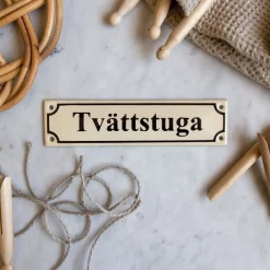 Emaljehuset Emaljskyltar|Emaljskyltar & Dörrskyltar|Emaljskylt - Tvättstuga vit/svart
