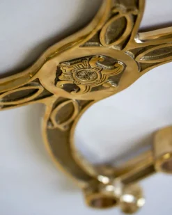The deko style Skohyllor|Skohyllor|Gavel till skohylla - Mässing