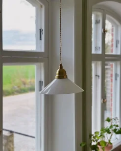 Karlskrona Lampfabrik Små Taklampor|Pendellampor|Taklampa - Byström sladdpendel 60 mässing, vit skärm