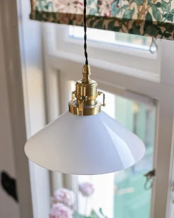 Karlskrona Lampfabrik Skomakarlampor|Taklampa - Skomakarsladd mässing, vit skärm 25 cm