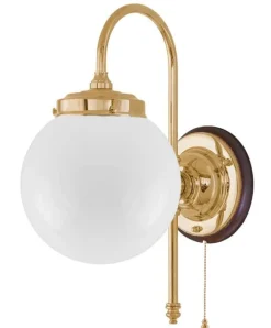 Karlskrona Lampfabrik Vägglampor Med Glaskupa|Vägglampor I Mässing|Vägglampa - Blomberg 80 mässing, klot opalvit