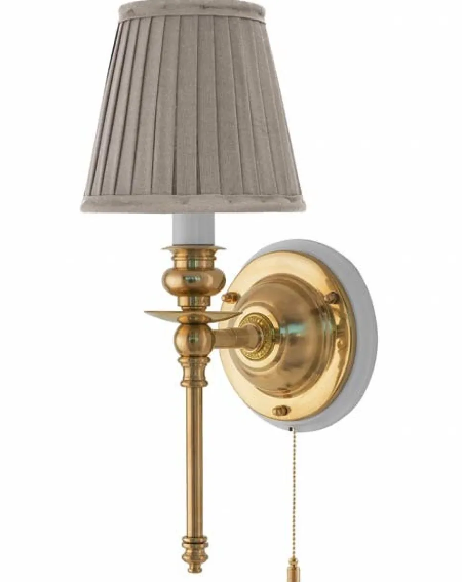 Karlskrona Lampfabrik Vägglampor I Mässing|Vägglampor Med Tygskärm|Vägglampa - Ribbing mässing, beige skärm