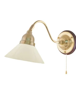 Karlskrona Lampfabrik Vägglampor Med Glaskupa|Vägglampor I Mässing|Vägglampa - Runeberg mässing, benvit skomakarskärm