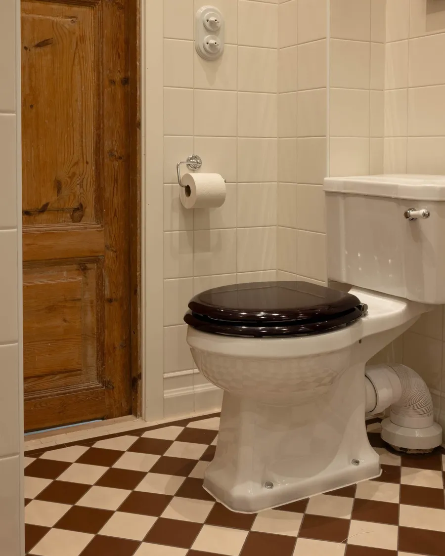 Badex AB Golvstående Toaletter|WC - Burlington golvstående toalett, smal cistern & sits