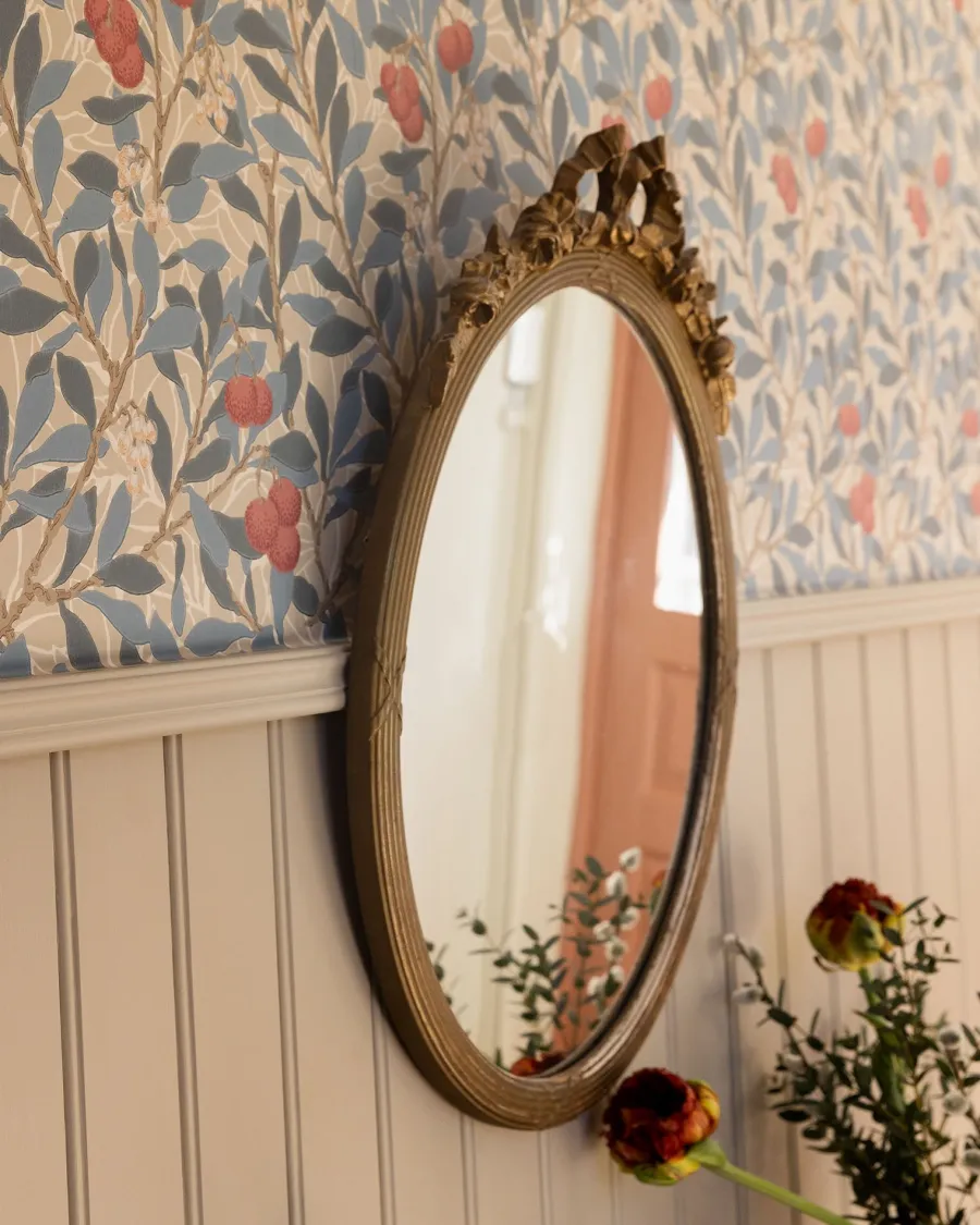 Sanderson Design Group Brands Ltd Mönstrade Tapeter|Blommiga Tapeter|William Morris & Co. Tapet - Arbutus Woad/Russet