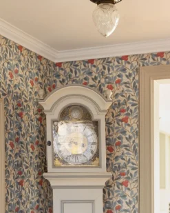Sanderson Design Group Brands Ltd Mönstrade Tapeter|Blommiga Tapeter|William Morris & Co. Tapet - Arbutus Woad/Russet