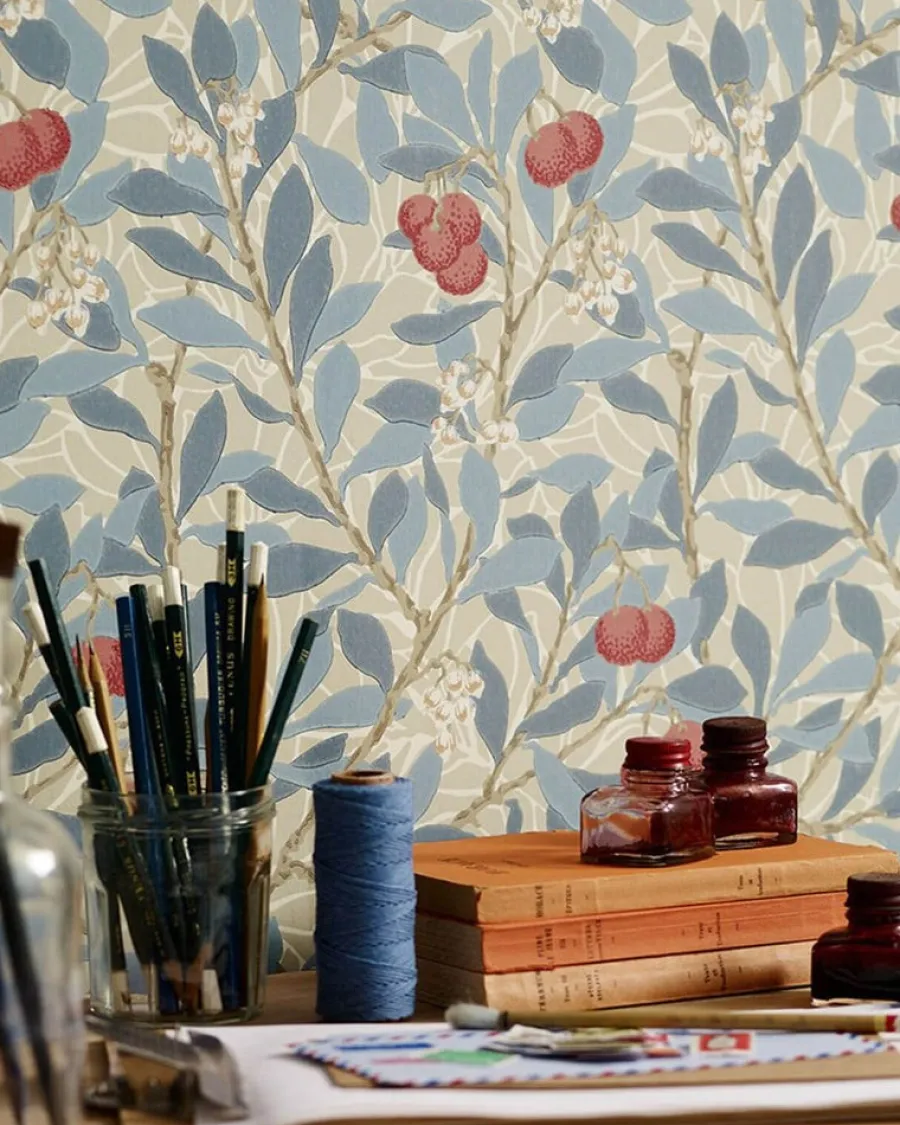 Sanderson Design Group Brands Ltd Mönstrade Tapeter|Blommiga Tapeter|William Morris & Co. Tapet - Arbutus Thyme/Coral
