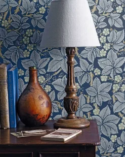 Sanderson Design Group Brands Ltd Mönstrade Tapeter|Blommiga Tapeter|William Morris & Co. Tapet - Bramble Indigo