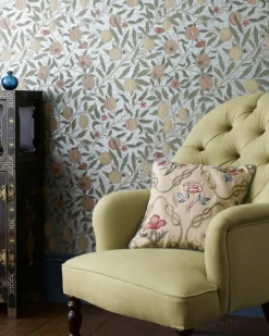 Sanderson Design Group Brands Ltd Mönstrade Tapeter|Blommiga Tapeter|William Morris & Co. Tapet - Fruit Beige/Gold/Coral