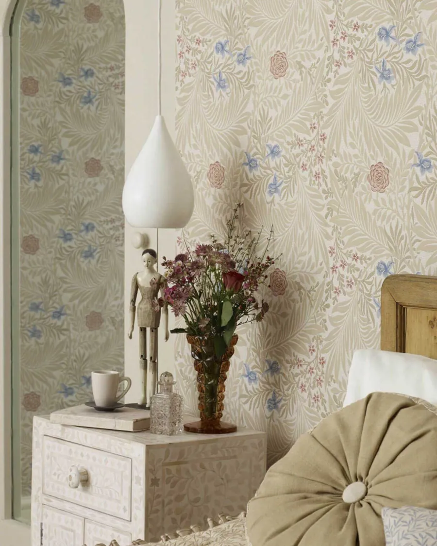 Sanderson Design Group Brands Ltd Mönstrade Tapeter|Blommiga Tapeter|William Morris & Co. Tapet - Larkspur Slate/Russet