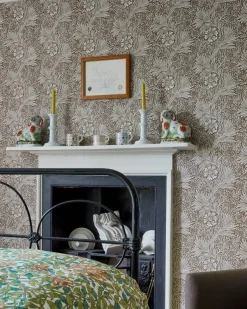 Sanderson Design Group Brands Ltd Mönstrade Tapeter|Blommiga Tapeter|William Morris & Co. Tapet - Marigold Cowslip