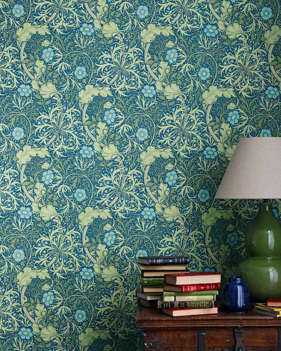 Sanderson Design Group Brands Ltd Mönstrade Tapeter|Blommiga Tapeter|William Morris & Co. Tapet - Morris Seaweed Cobalt/Thyme