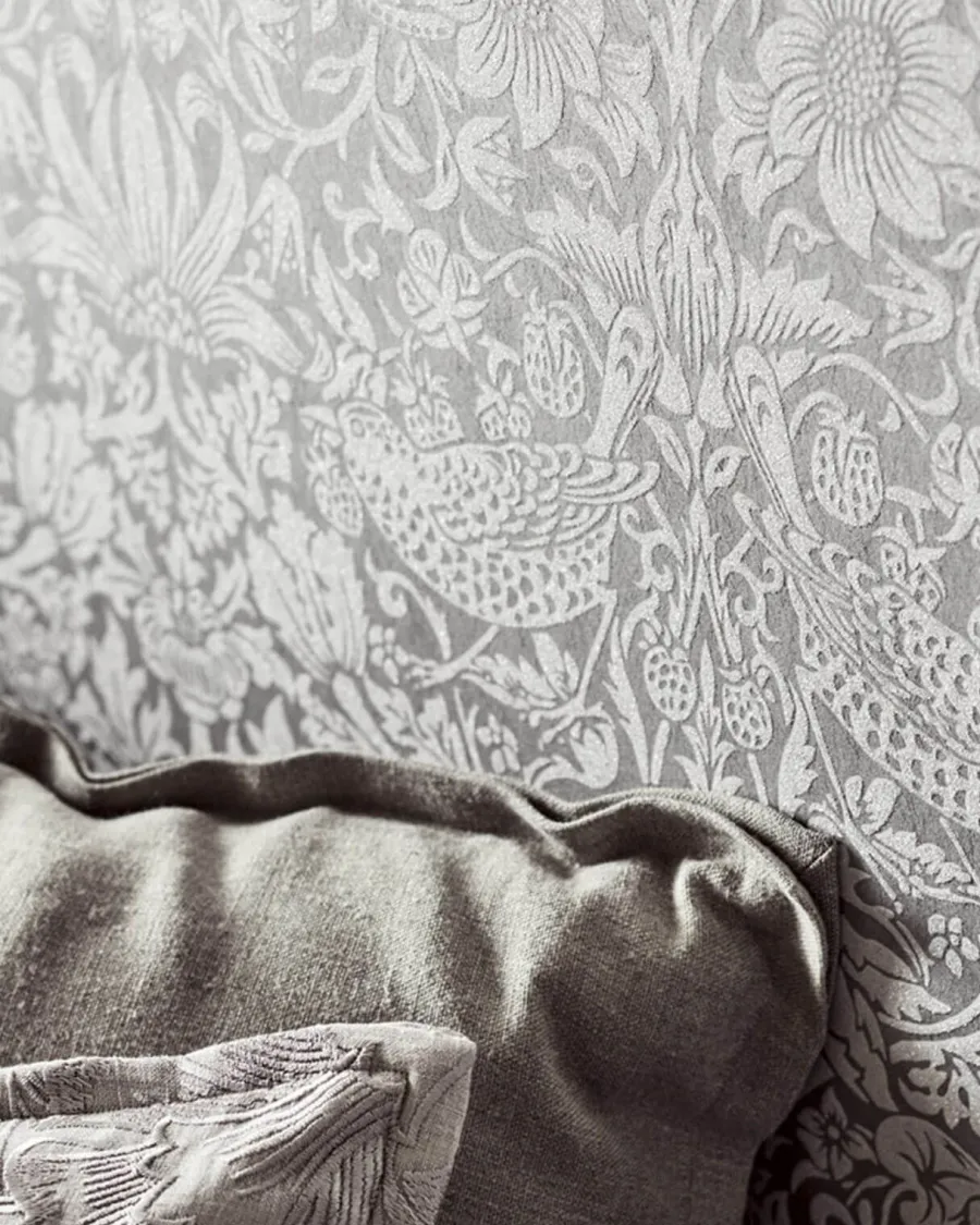 Sanderson Design Group Brands Ltd Mönstrade Tapeter|William Morris & Co - Tapeter|William Morris & Co. Tapet - Pure Strawberry Thief Gilver/Graphite